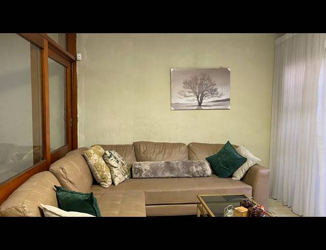 3 BEDROOM FLAT FOR SALE IN GLENWOOD